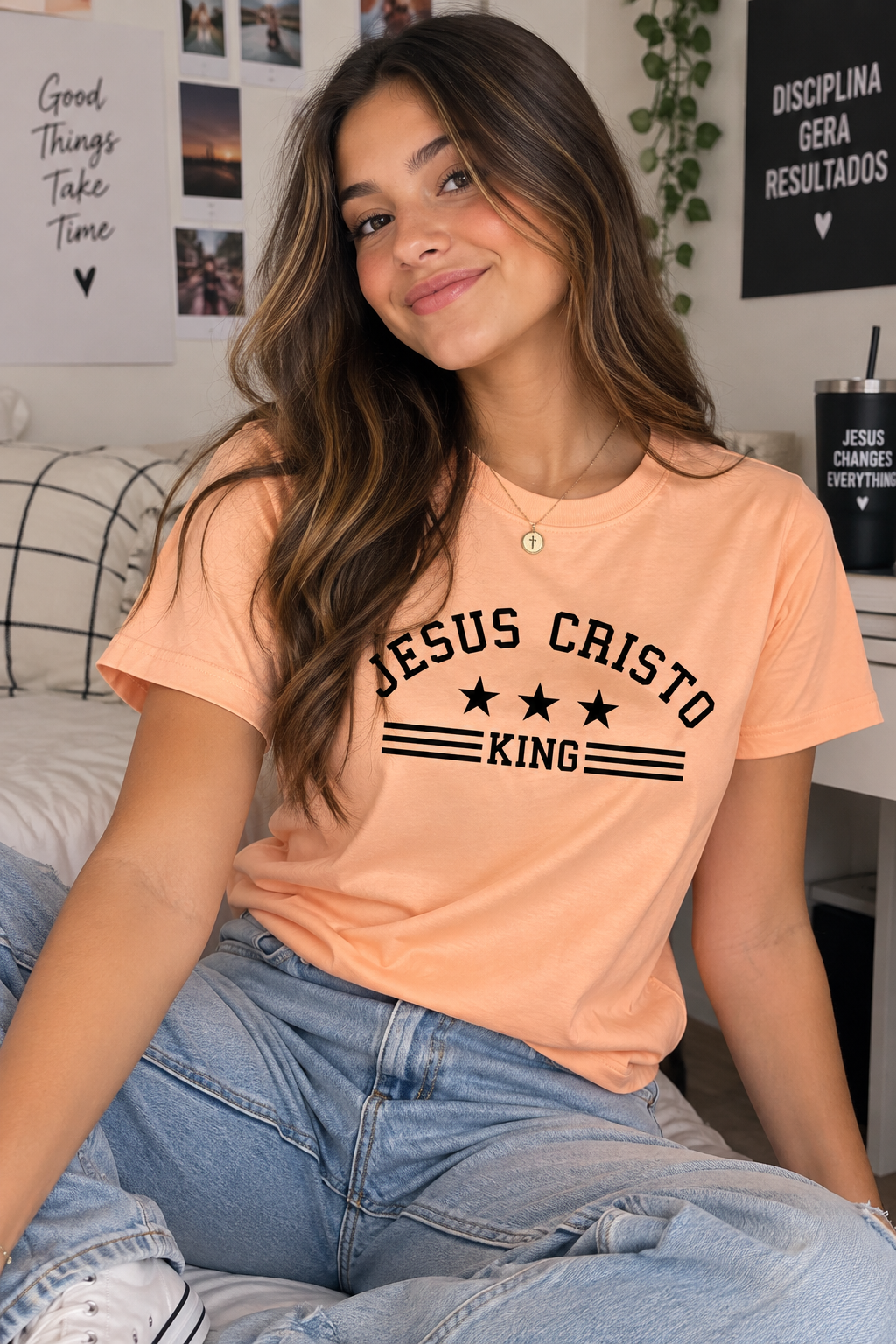 Camiseta Feminina Salmão “Jesus Cristo King”
