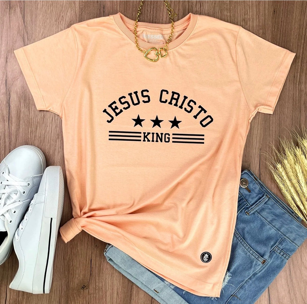 Camiseta Feminina Salmão “Jesus Cristo King”