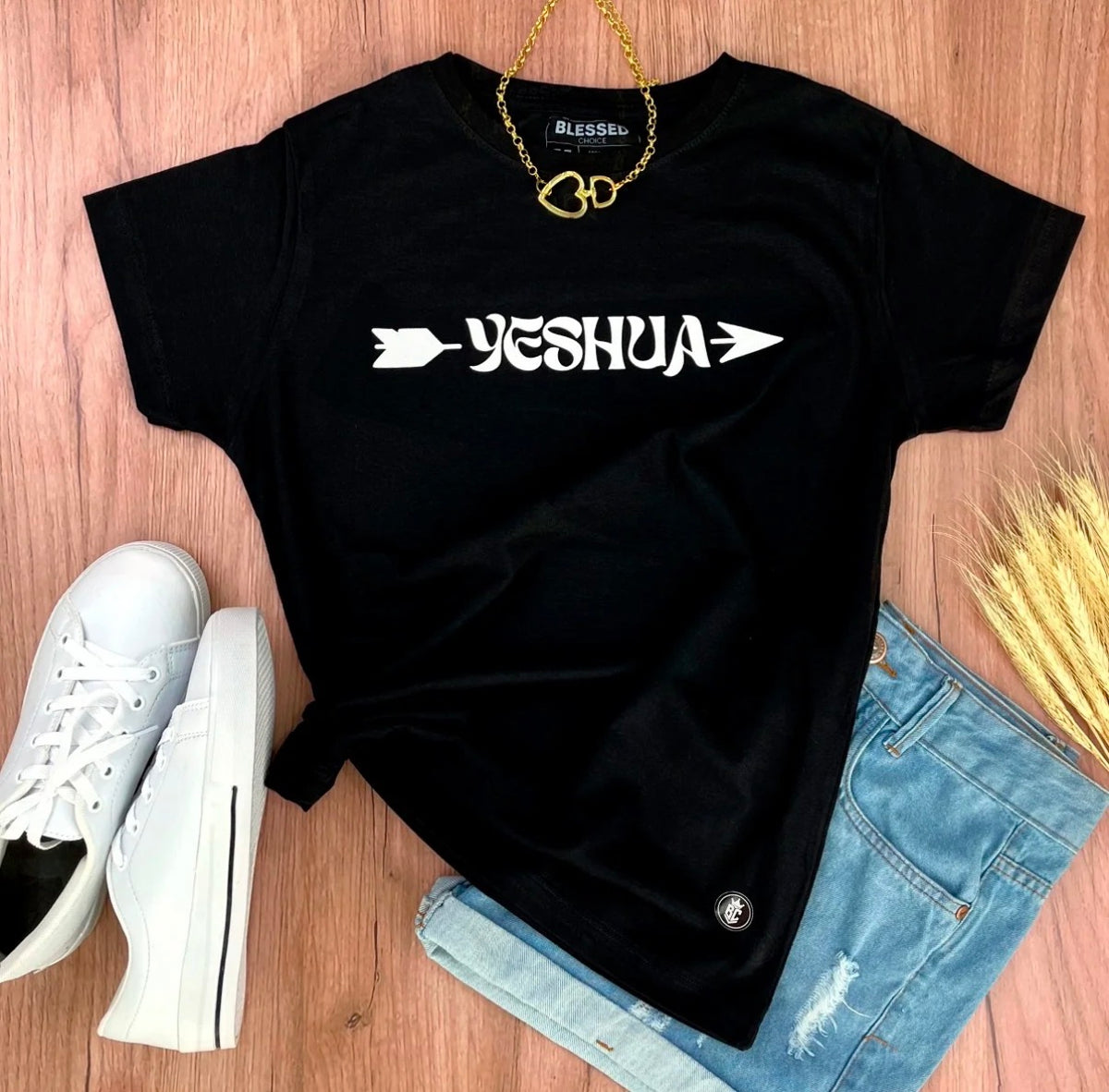 Camiseta Feminina “Yeshua”