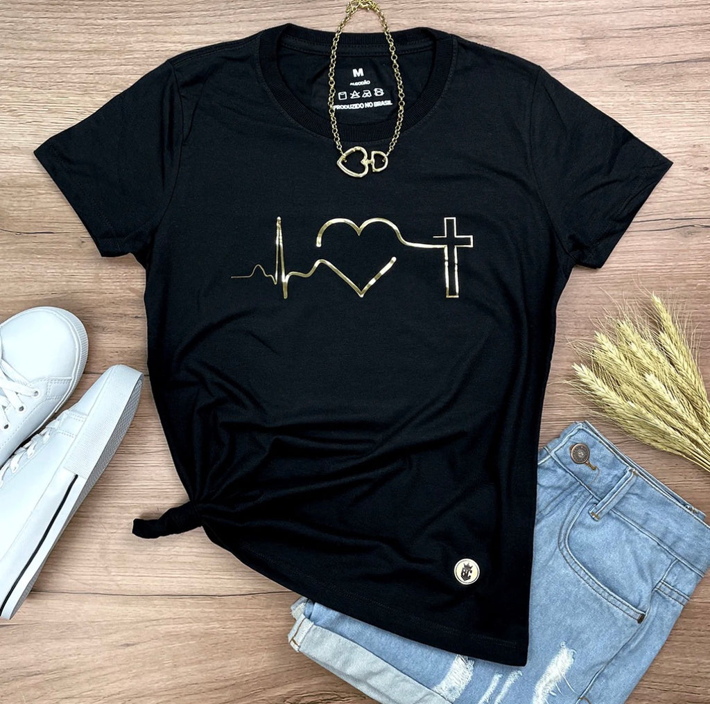 Camiseta feminina “Latido, cruz”