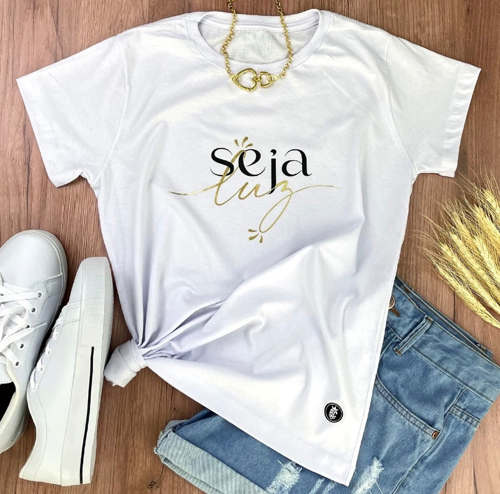 Camiseta Feminina Branca “Seja Luz”