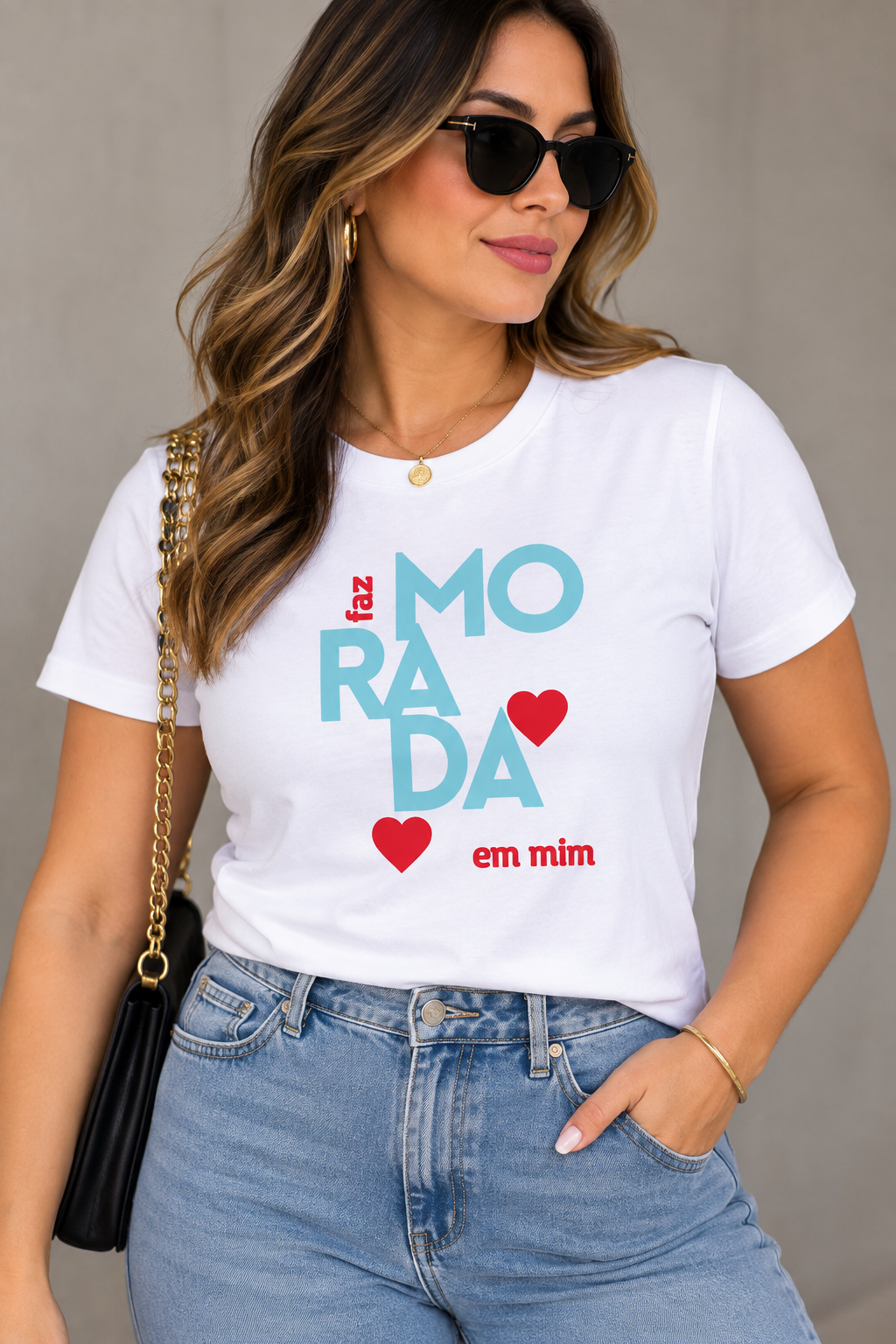 Camiseta feminina branca “Faz morada em mim”