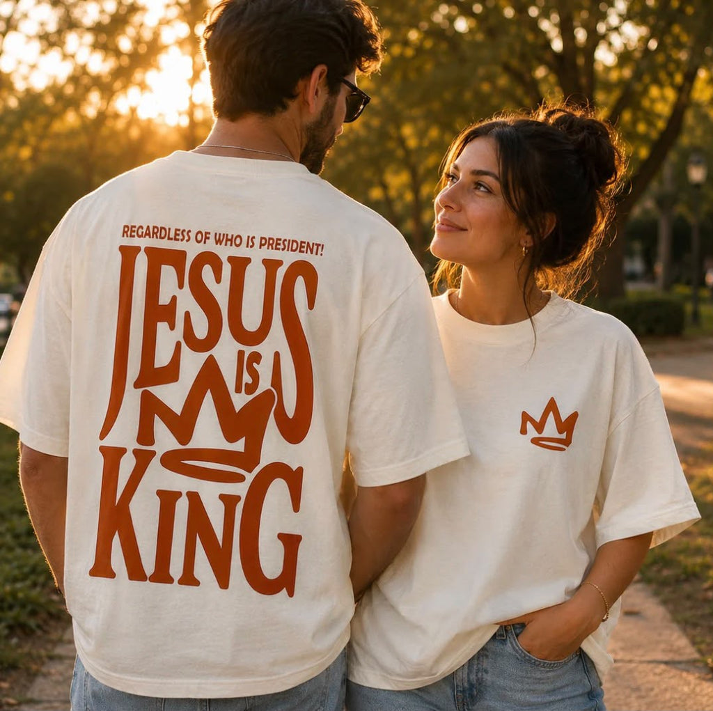 Camiseta Oversized Jesus Is King